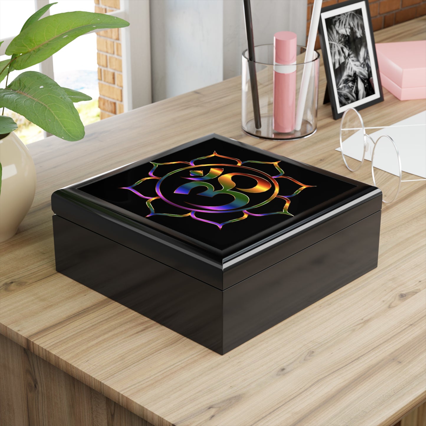 Crystal Amplifier Box- Om
