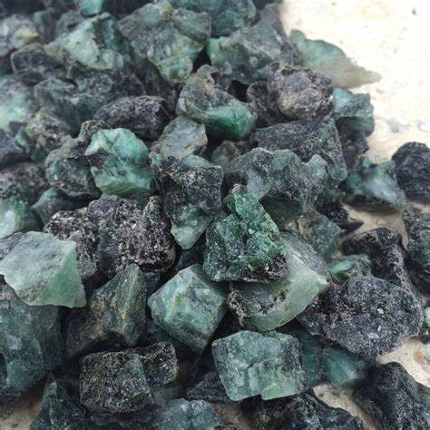 Raw Emerald (1lb)