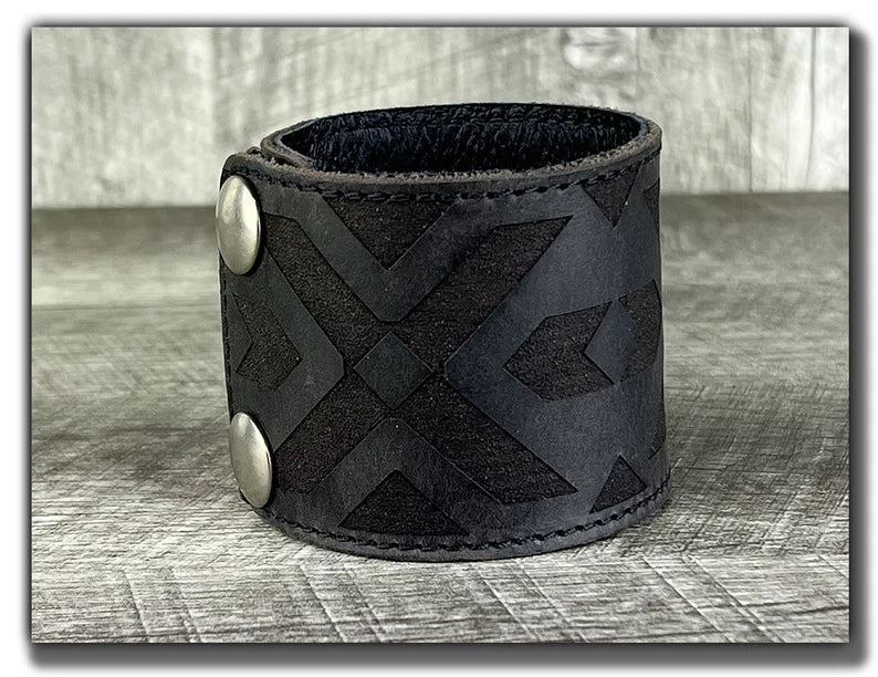 Men's Hektu Protection Tribal Cuff Bracelet (black)